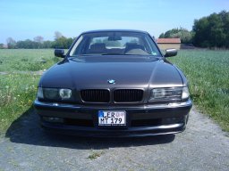 BMW E38 740i